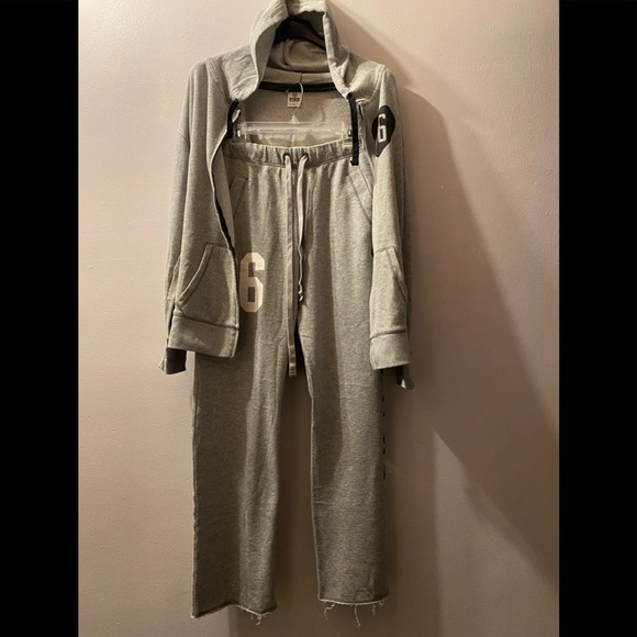 Pink Victoria’s Secret sweatsuit in Used Condition - Picture 7 of 11